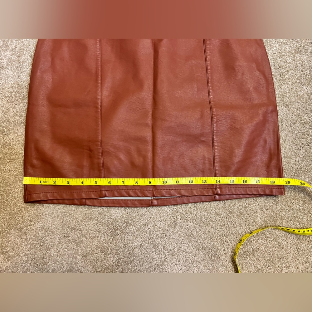 Forever 21 Leather Feeling Mini Skirt - L - Picture 6 of 9